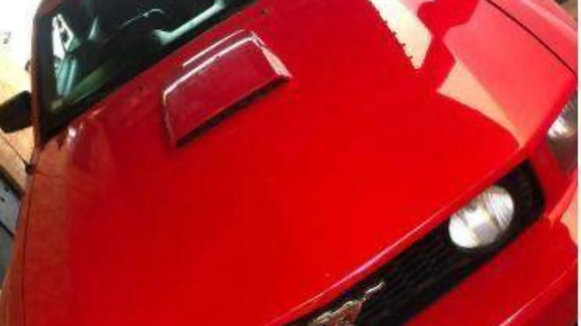 En Cholula se roban un Mustang GT, modelo 2007, color Rojo, placas TZY4349